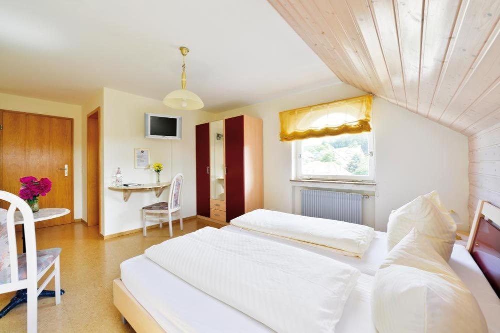Hotel Gasthof Roessle Роттенбург Номер фото